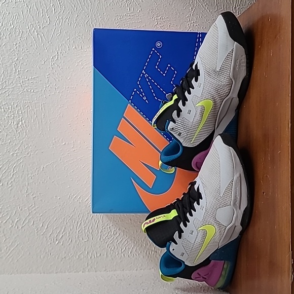 Nike Air Max Alpha Trainer 5 Platinum Volt Pink Mens Trainers DM0829-005 Size 11 - Picture 5 of 17